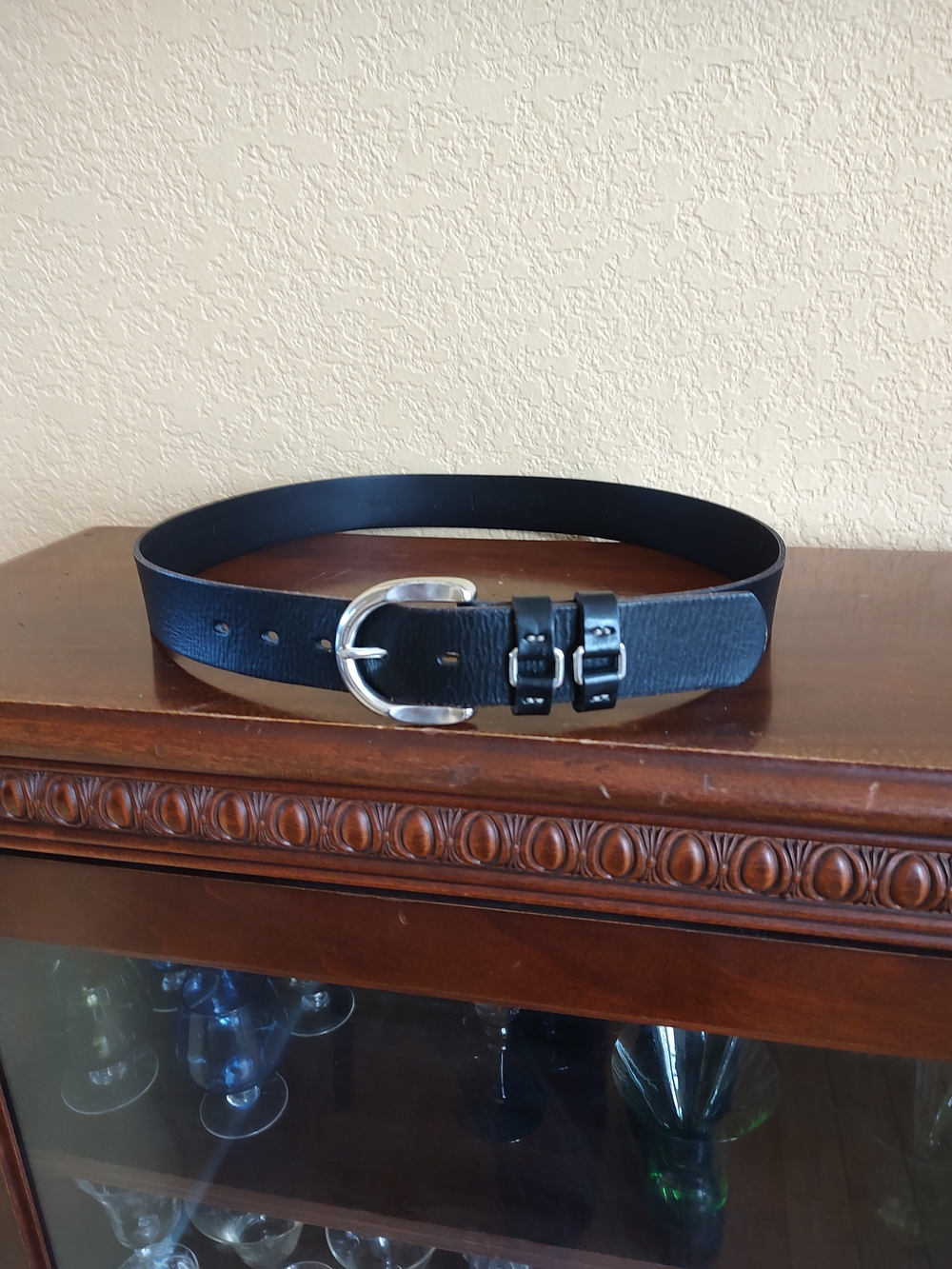 Fossil Black Leather Belt with Silver Rounded Buckle - Picture 7 of 12